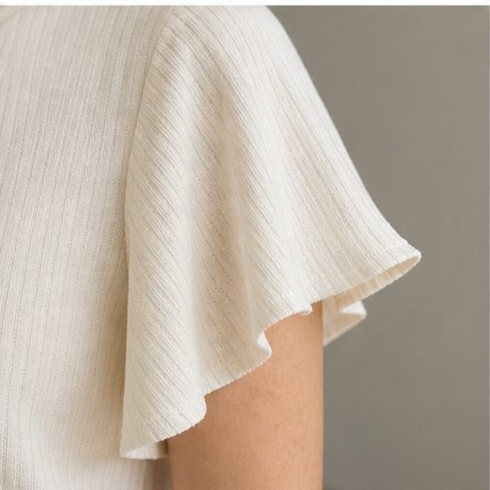 Ivory V Neck Top - Picture 5 of 6